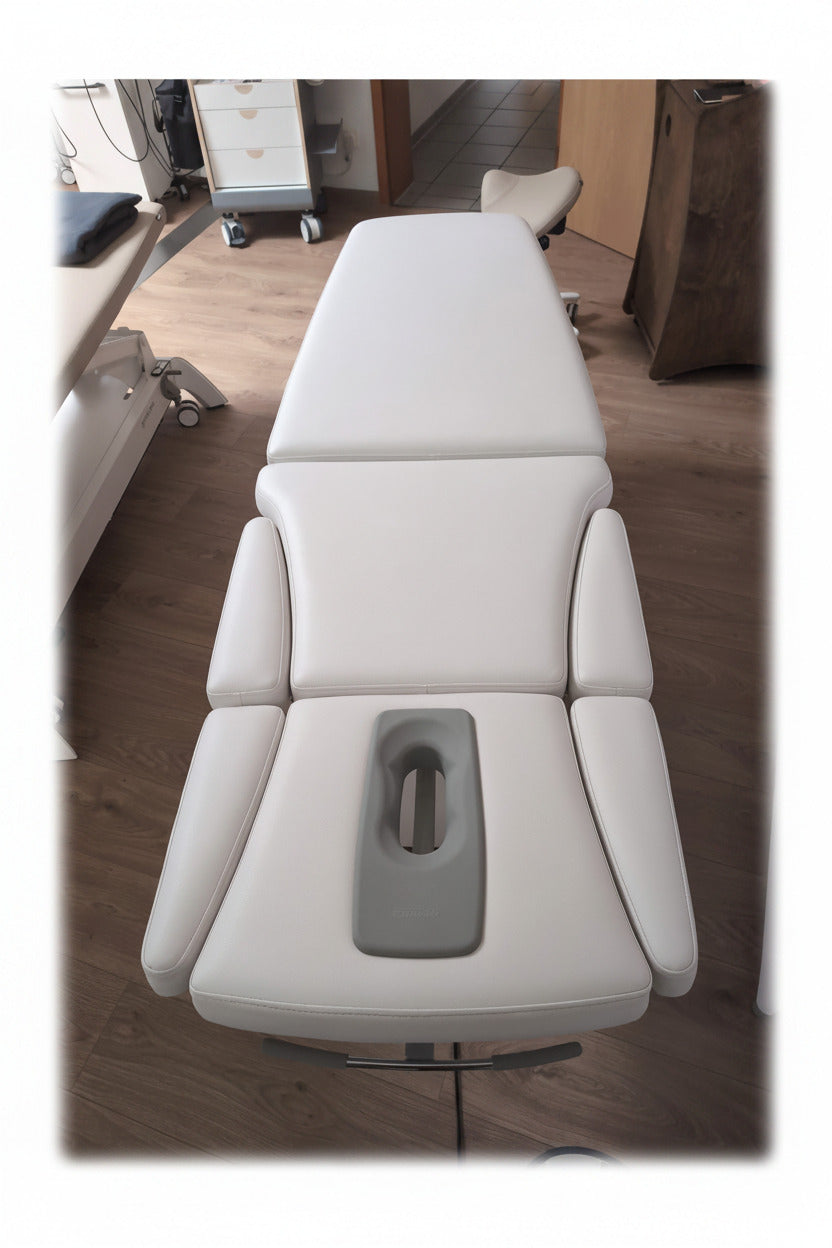 AUSSTELLUNGSLIEGE in Berlin, Premium Therapieliege Gymna.ONE - T7