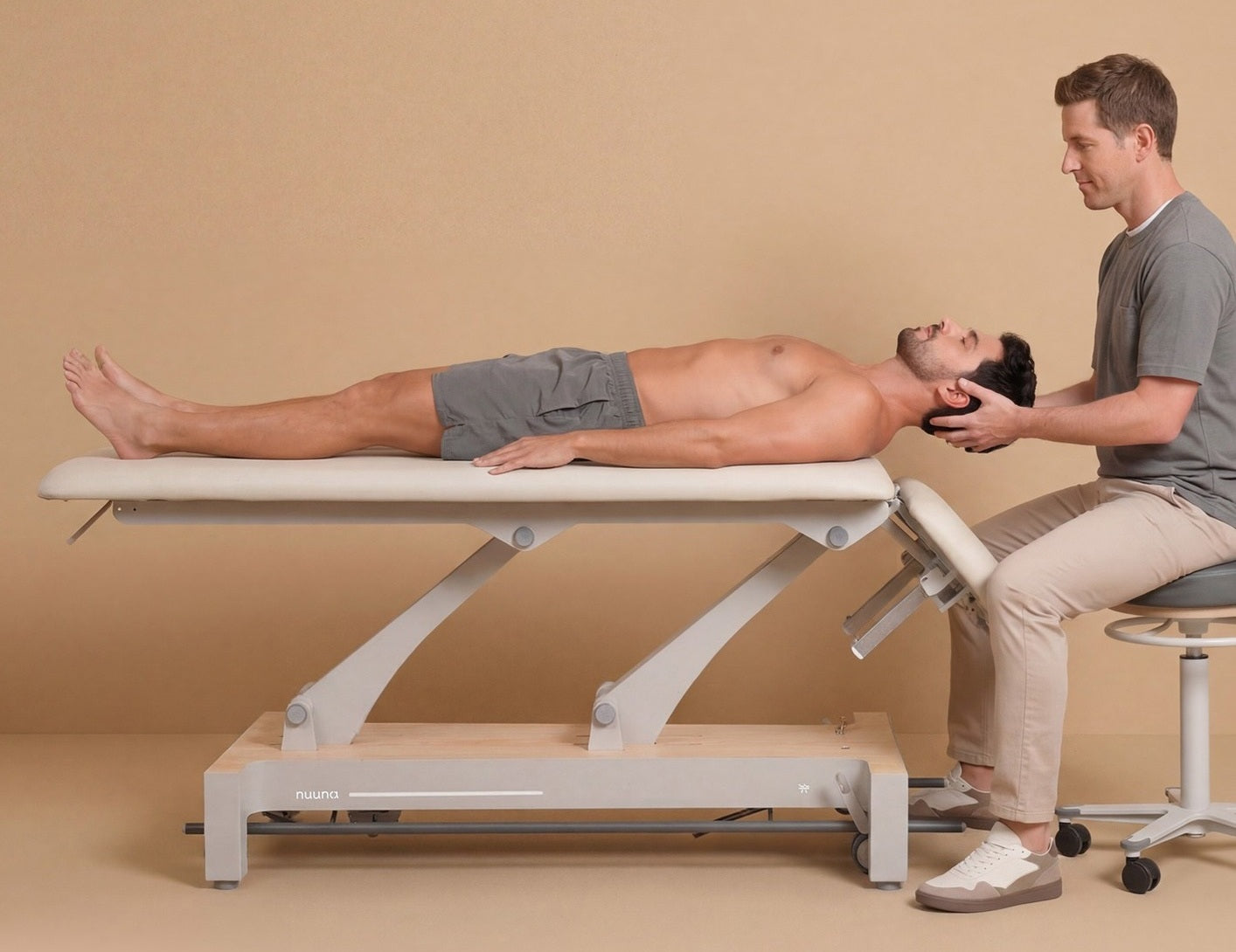 Therapieliege Naggura Nuuna 4 Physio Pro, 4-teilig, elektrisch, olive