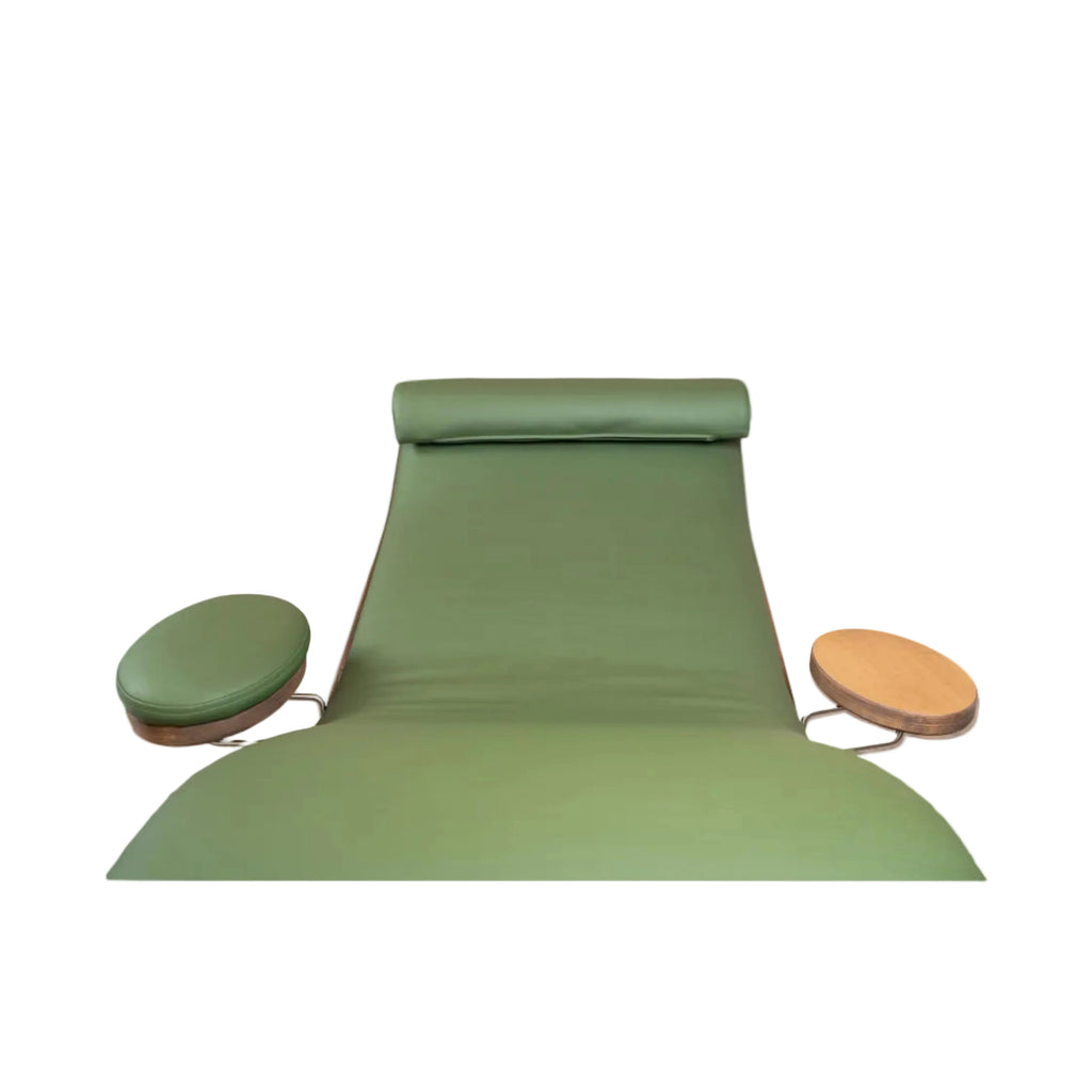 RelaxSensation RECOVERY – Einteilige Holz-Ruheliege mit ergonomischer Wellenform